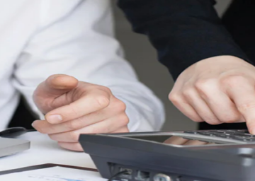 Illustration montrant la gestion des appels entrants et sortants avec RoundVoip, mettant en avant une interface intuitive et des outils modernes pour simplifier les communications téléphoniques